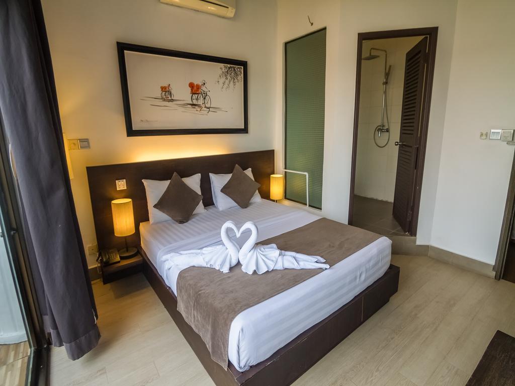 Adore Riverside Hotel Phnom Pen Exterior foto