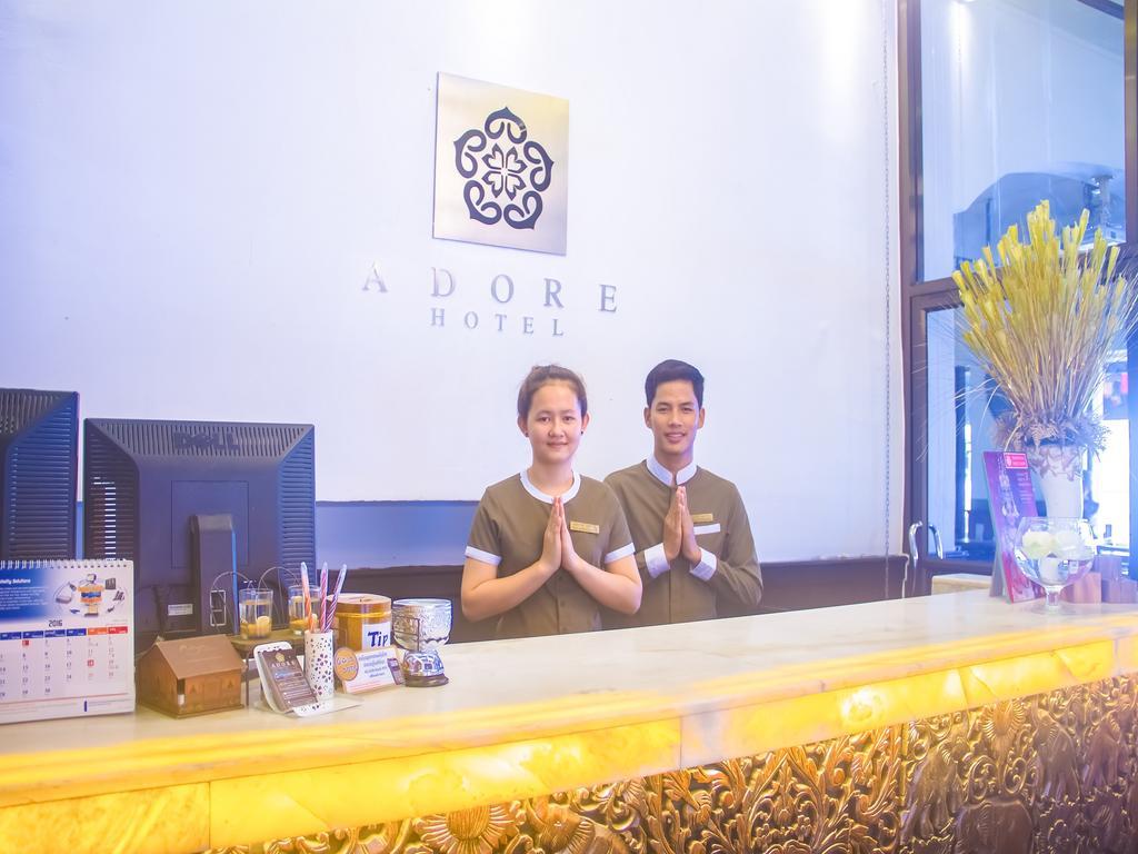 Adore Riverside Hotel Phnom Pen Exterior foto